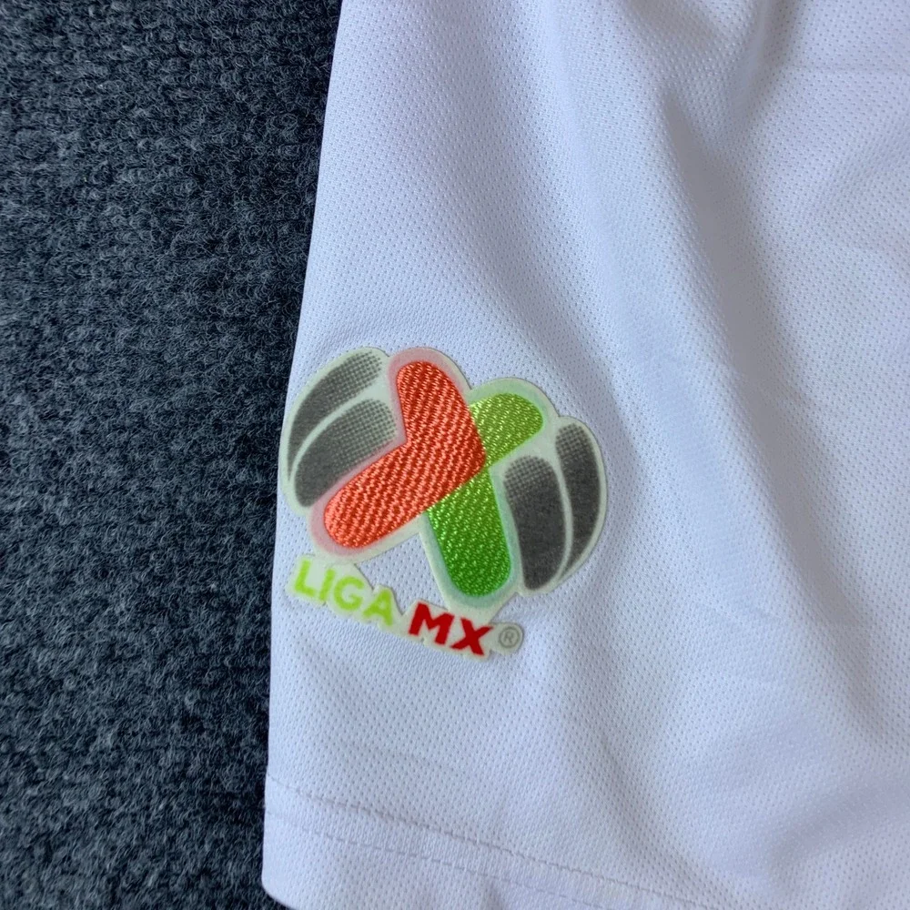 Charly Soccer Shorts Mens Medium White Excellent Liga MX #7 Athletic Training